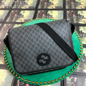 Gucci專櫃款男包 Gucci古奇鏈條肩背斜挎包291 古馳新款經典圖案男挎包 時尚男式斜背包  gqy2386