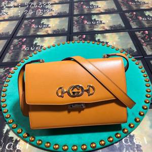 Gucci新款女包 576388 古馳Zumi系列 Gucci小號肩背包 黃色平紋皮 Gucci手提包  gqy3005