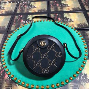 Gucci經典款女包 574978 古馳單肩女包 Gucci圓形女包 雙G標誌天鵝絨圓餅斜挎包  gqy3222
