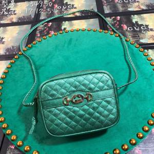 Gucci經典款女包 534950 古馳19春夏款迷你壓皮包 Gucci綠色皮革斜挎小包  gqy3313