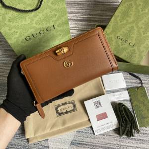 Gucci專櫃2022新款錢包 古馳女款竹子設計小牛皮拉鏈長錢包658634 gqy4241
