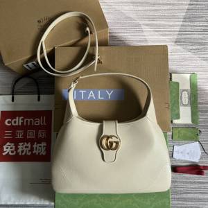 Gucci官網新款女士全皮腋下包 古馳Cosmogonie系列新月造型肩背包726274 gqy4492