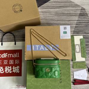 Gucci官網新款壓花G全皮女包 古馳GG Matelassé迷你手提包鏈條小挎包723770 gqy4622