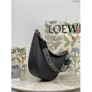 Loewe專櫃最新Luna系列月亮包 羅意威全皮肩背包腋下包 10195 lyw1055