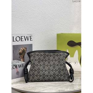 Loewe專櫃新款小牛皮束口抽繩福袋女款肩背包 羅意威Flamenco系列升級版迷你福袋 10855 lyw1156