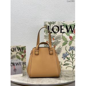 Loewe專櫃新顏色字母肩帶女包 羅意威經典小牛皮Hammok Nugget手提手拎肩背包 10398 lyw1205
