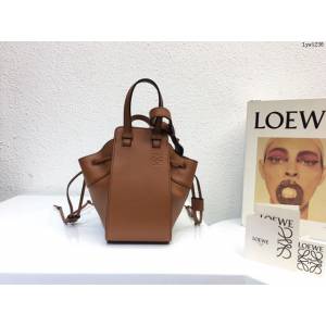 Loewe專櫃2022新款迷你hammock手袋 羅意威手提肩背女包迷你版吊床包 10393 lyw1236