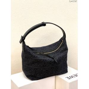 Loewe專櫃2022新款大號便當包飯盒包 羅意威Cubi Anagram腋下包 10231 lyw1247