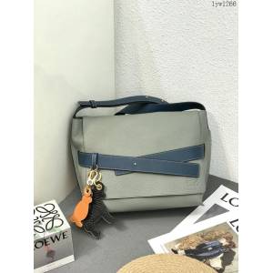 Loewe專櫃同步2022最新小牛皮男士單肩斜挎包信差包 羅意威Messenger Strap男款郵差包 型號11363 lyw1266