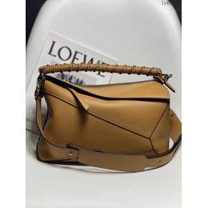 Loewe專櫃羅意威Puzzle女款系列中號新款拼色編織手提肩背包 lyw1274