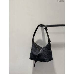 Loewe專櫃2022新款小號Cubi便當包飯盒包 羅意威Cubi Anagram腋下包 10232 lyw1334