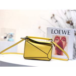 Loewe專櫃經典款2022新顏色迷你女包 羅意威Puzzle系列Mini女款手提肩背包小牛皮幾何包 10173 lyw1375