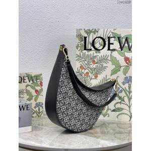 Loewe專櫃最新Luna系列月亮包 羅意威女款肩背包腋下包 10195 lyw1439