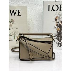 Loewe專櫃經典款2022新顏色迷你女包 羅意威Puzzle系列Mini女款手提肩背包小牛皮幾何包 10173 lyw1530