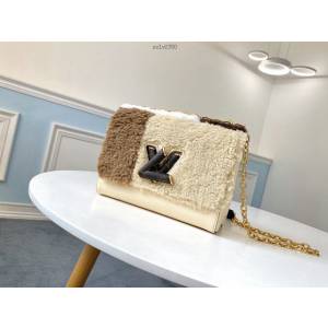 路易威登LV女包 M55450 Teddy Twist中號手袋 LV羊毛面 Twist扭鎖 鏈條女士斜挎包 xxlv2350