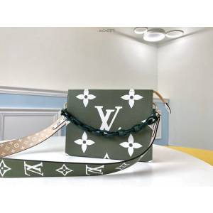 路易威登LV化妝包 M67692綠花 改造包 Monogram帆布化妝盒 LV女士新款小斜挎包 xxlv2375