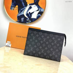 路易威登LV手包 M61692 黑花 POCHETTE VOYAGE中號手拿包 LV經典款男士手拿包 xxlv2839