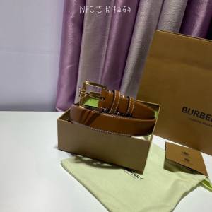 BURBERRY經典爆款皮帶 巴寶莉精緻專屬標識搭扣腰帶  jjp2684