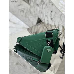 Prada專櫃新款小牛皮三角包 1BH190 普拉達男女款三角形肩背包 csp1634