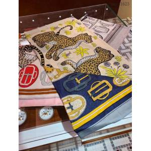 Hermes專櫃新款愛馬仕精細手工臺版印刷羊絨斜紋加密戒指絨圍巾披肩 mmyj1623