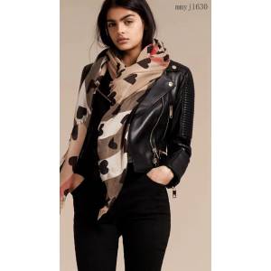 BURBERRY專櫃新款巴寶莉心型圖案羊絨圍巾 mmyj1630