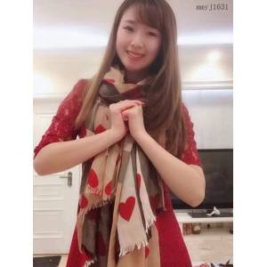 BURBERRY專櫃新款巴寶莉心型圖案羊絨圍巾 mmyj1631