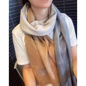 Loewe專櫃同步新款羅意威漸變系列情侶款漸變拼色長款圍巾 mmyj2294