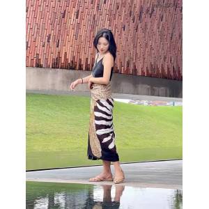 Hermes專櫃新款愛馬仕絲絨方巾經典山羊絨真絲印花大方巾 mmyj2552