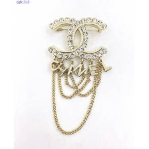 Chanel專櫃新款飾品 香奈兒小香字母流蘇胸針 zgb1248