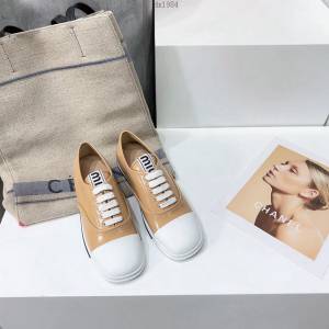 miumiu繆繆高品質新款休閒平底鞋女款板鞋 dx1984