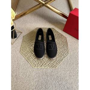 Valentino Garavani華倫天奴22春夏帆布V型logo漁夫鞋可折疊鞋跟草編鞋 dx2398