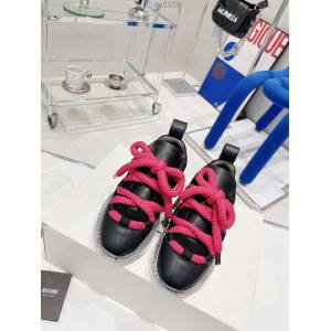 MOSCHINO莫斯奇諾2022早春最新爆款系列小熊彩色透明底新款女士休閒鞋 dx2524