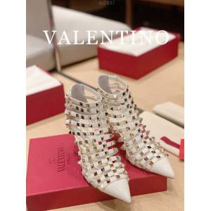 Valentino專櫃原版華倫天奴春夏新款經典五金裝飾女士高跟涼鞋 dx2937