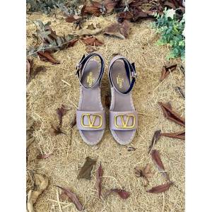 華倫天奴Valentino Garavani荔枝牛皮系帶坡跟一字涼鞋 dx3201