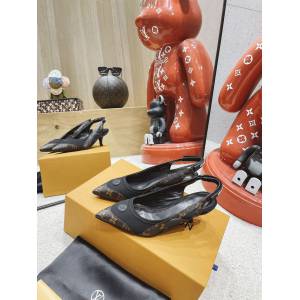 LV 路易威登驢牌2022早春新款ARCHLIGHT運動小貓跟高跟鞋 dx3617